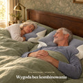 Para seniorów śpi na poduszkach Semedi Pro